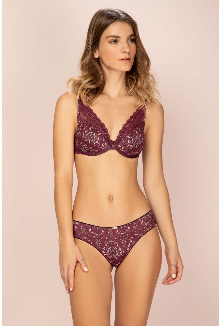 Conjunto Violeta : Brasier y Panty